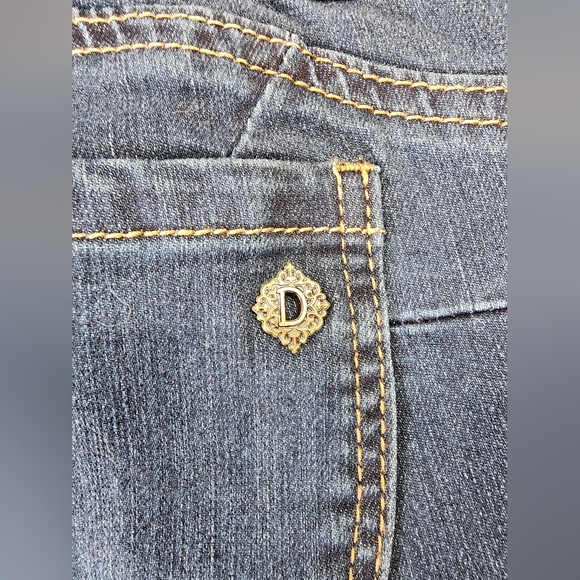 NWOT Democracy Jeans - Picture 8 of 11